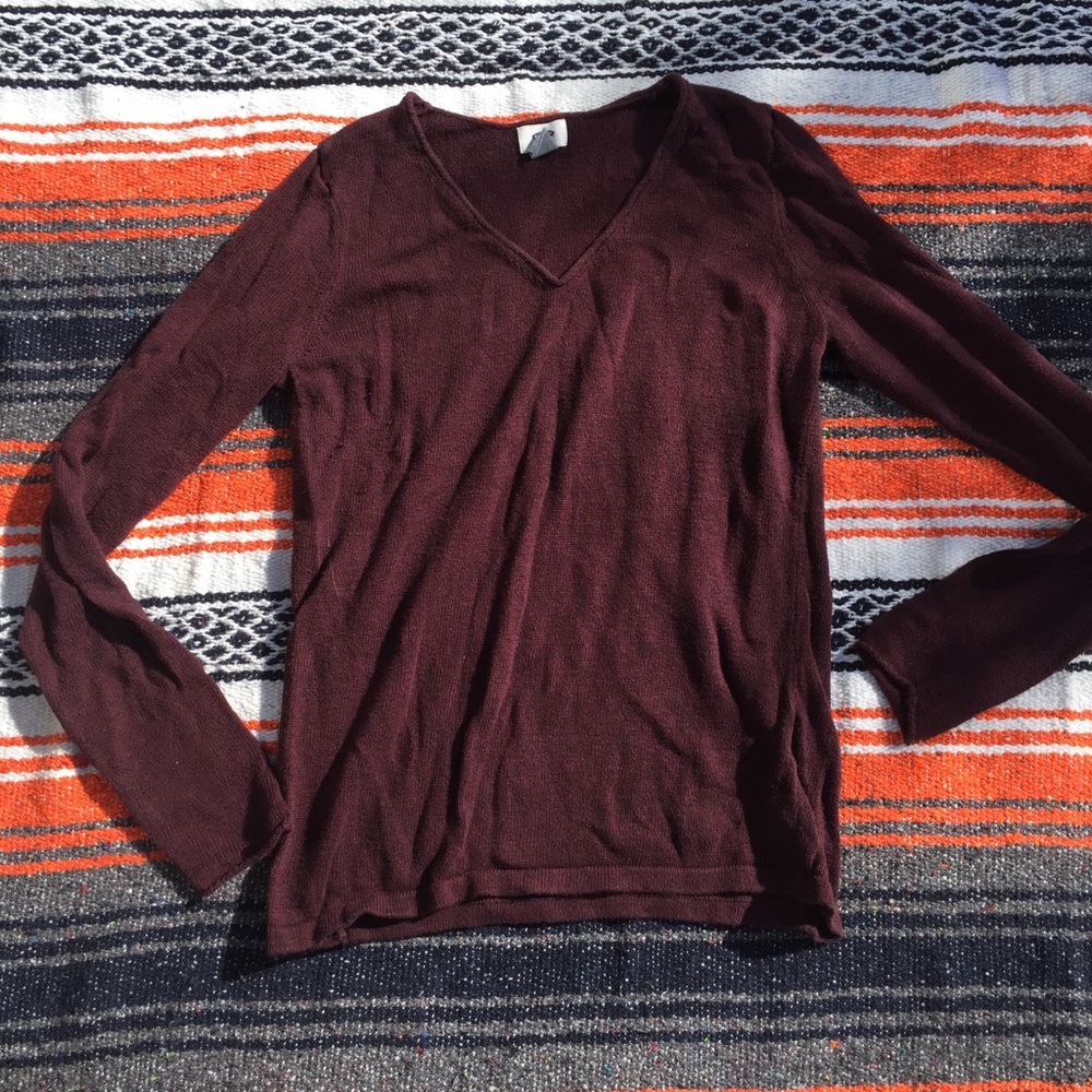 Old Navy Maroon Sweater Size Medium
